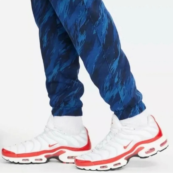 Men's Nike Sportswear Essentials Club Fleece Pants Blue Court Camo DD5145 - Picture 4 of 4